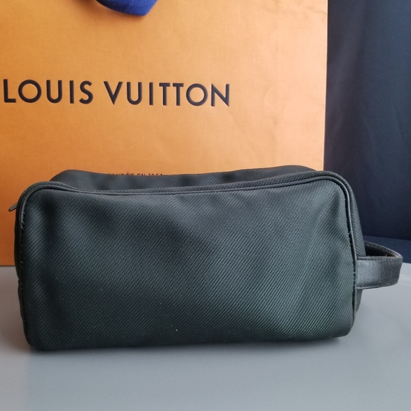 LOUIS VUITTON Toiletry organizer/Spain - Picture 1 of 16